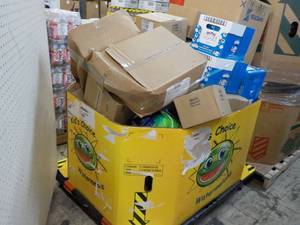 Pallet of New Overstocks, Unclaimed Returns, and Food