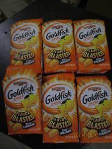 6 6.6oz bags of goldfish baked flavor blast best by date of 32024