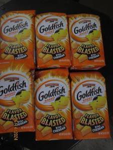 6 6.6oz bags of goldfish baked flavor blast best by date of 32024