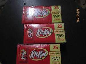 3 kit kat pantry packs best by date of 022024