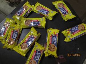 102.2 oz packages of keebler chips deluxe soft batch cookies best by date of 122023