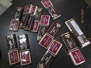 122.15 oz cumberland farmhouse premium chocolate bars best by date of 1224