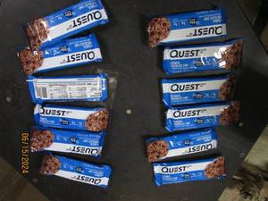 62..12 oz quest oatmeal chocolate chip cookie bars best by date of 112024