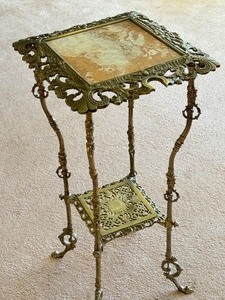 lot 8 image: Antique Victorian Plant Stand