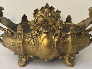 lot 26 image: Vintage Rococo Style Footed Jardiniere