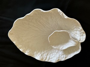 lot 63 image: Vintage Ceramic White Cabbage Appetizer Platter  Vintage Ceramic White Cabbage Leaf Chips Dip Tray Pottery