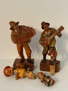 lot 99 image: Two Vintage Hand Carved Wooden Musical Figurines & Hand Carved Vintage Bottle Stoppers
