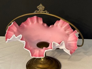lot 88 image: Antique Brides Bowl