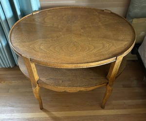 lot 122 image: Vintage Two Tiered Oval Accent Table
