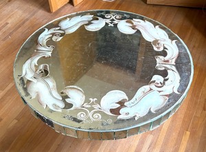 lot 123 image: Vintage Mirrored Vintage Circular Coffee Table