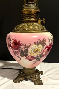 lot 157 image: Beautiful Vintage Lamp