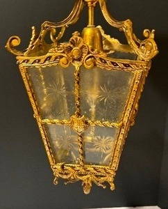lot 158 image: Vintage Brass Light Fixture