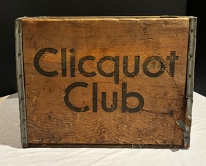 lot 160 image: Vintage Clicquot Club Wooden Crate