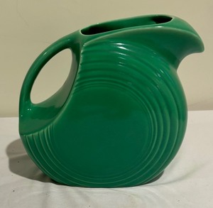 lot 163 image: Vintage Fiesta Ware Pitcher with 6 Tumblers