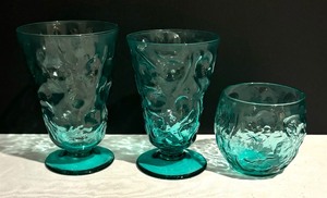 lot 173 image: Vintage Anchor Hocking Aqua Blue Crinkle Glass Drinking Glasses
