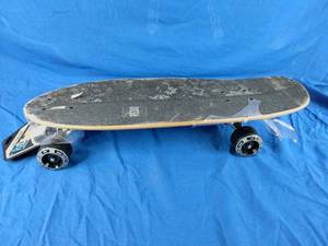 lot 27 image: ReDo 24 Cruiser Skateboard