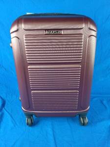 lot 33 image: New Pilot InUSA Spinner Hardside Luggage 14x20x10