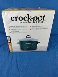 lot 37 image: Crock Pot Slow Cooker 4.5 Quart