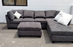 lot 50 image: Poundex 3-Pc. Reversible Sectional Sofa - Ebony