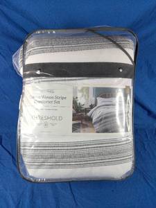 lot 52 image: New Threshold Cotton Woven Stripe Comforter Set Full  Queen