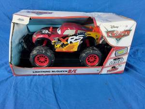 lot 77 image: New Disney Pixar Cars Lightning McQueen RC Car