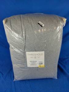 lot 119 image: New Jersey Comforter and Sham Set King Size Heather Gray
