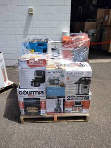 lot 70 image: Pallet Lot of Countertop Appliances