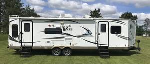 lot 3 image: 2013 Flagstaff V Lite Camper