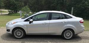 lot 1 image: 2015 Ford Fiesta Titanium