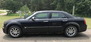 lot 2 image: 2006 Chrysler 300 C