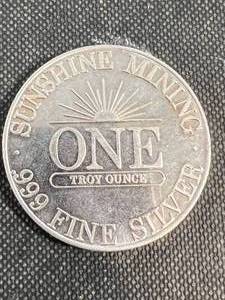 lot 12 image: 1 TROY OZ .999 FINE SILVER 1982 SUNSHINE MINTING ROUND