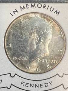 lot 27 image: 1964 US KENNEDY HALF DOLLAR IN CASE