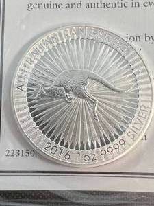 lot 40 image: 2016 AUSTRALIAN KANGAROO 1 TROY OZ .9999 FINE SILVER WITH CERTIFICATE