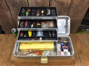 Vintage UMCO 173A Tackle Box wVintage Lures