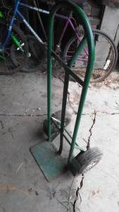 lot 667 image: 2 wheel cart, hand truck, pneumatic tires - great