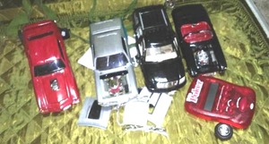 lot 689 image: plastic model cars 125 scale with one die cast.