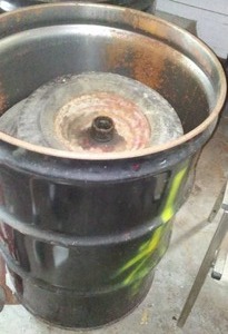lot 811 image: 55 gallon drums -5 with contents and more.
