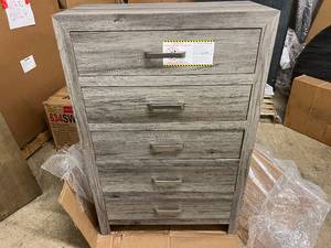 lot 8 image: Gray Oak 5-Drawer Dresser (Dimensions in Description)