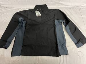 lot 22 image: 3 Cutter & Buck WeatherTec Zip Up Jacket - Black and Onyx - Medium