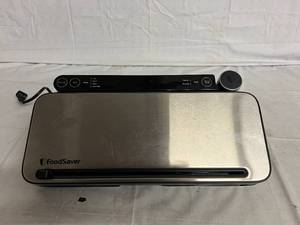 lot 76 image: FoodSaver Vacuum Sealer