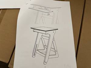 lot 139 image: Jaswig Nomad Adjustable Height Standing Desk