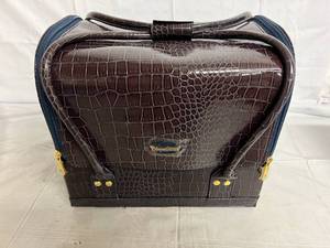 lot 212 image: Senegence Makeup Bag