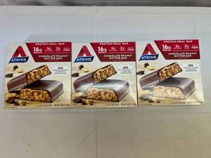 lot 105 image: MM. 3x 5-2.12oz Atkins Chocolate Peanut Butter Bar