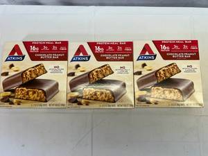 lot 106 image: MM. 3x 5-2.12oz Atkins Chocolate Peanut Butter Bar