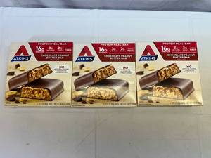 lot 108 image: MM. 3x 5-2.12oz Atkins Chocolate Peanut Butter Bar