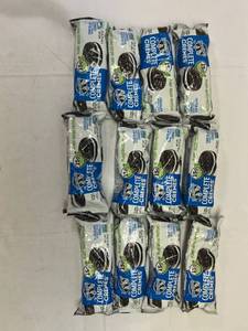 lot 211 image: MM. 12x Lenny & Larrys Complete Cremes