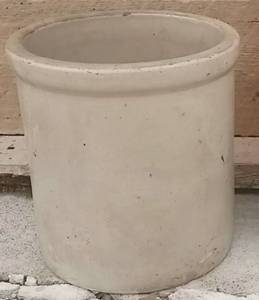Vintage Crock 11