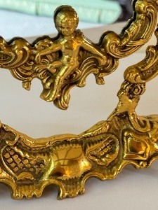 lot 183 image: Cherub Figurine Decorative Dresser Top Mirror