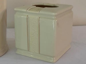 lot 187 image: Decorative Kleenex Holder and Waste Basket