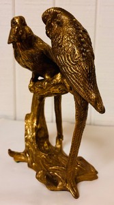 lot 142 image: Pretty Brass Parrot Decorative Figurine